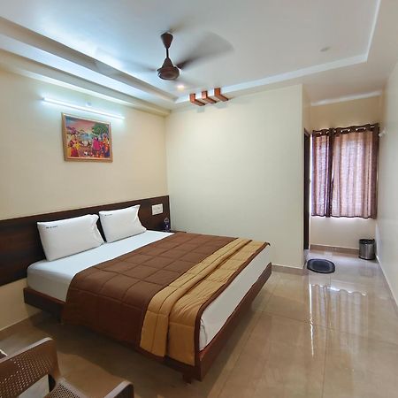Hotel Dkr Grand Tirupati Zewnętrze zdjęcie
