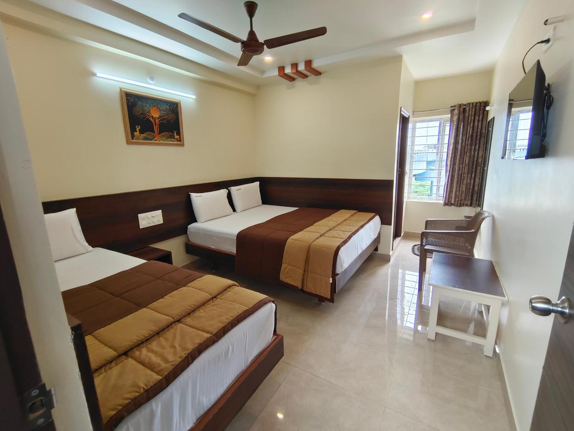 Hotel Dkr Grand Tirupati Zewnętrze zdjęcie