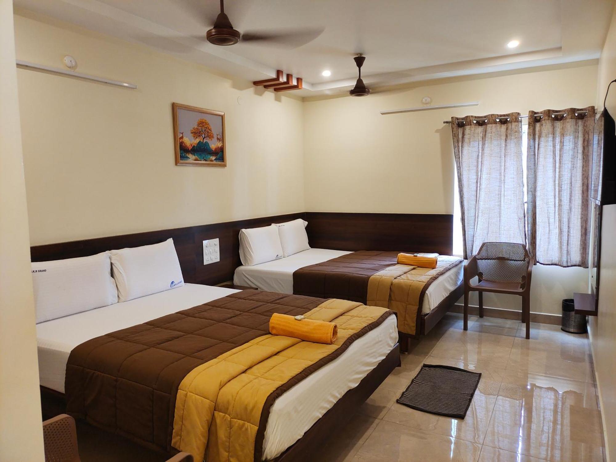 Hotel Dkr Grand Tirupati Zewnętrze zdjęcie