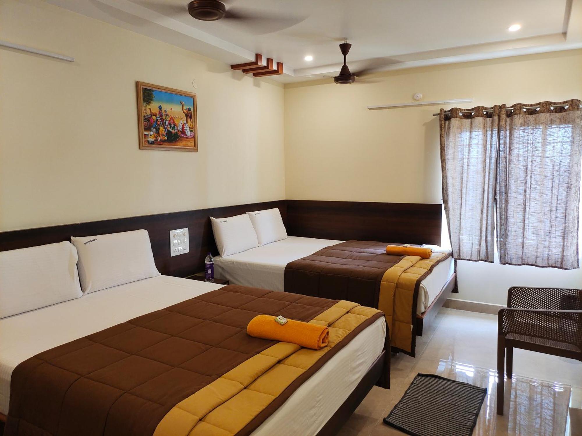 Hotel Dkr Grand Tirupati Zewnętrze zdjęcie